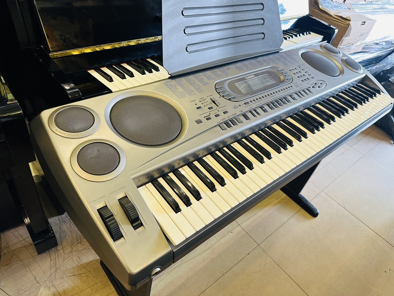 dan-casio-wk1800-2