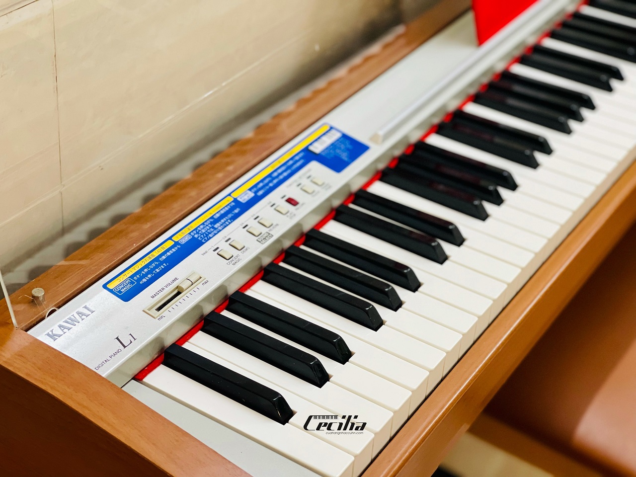 dan-piano-kawai-l1-2