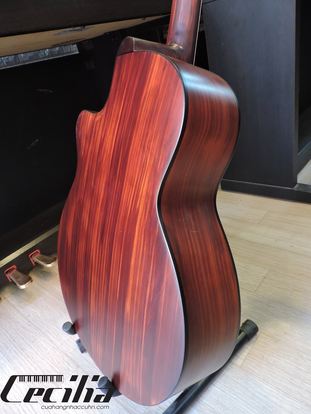 guitaracousticga8803
