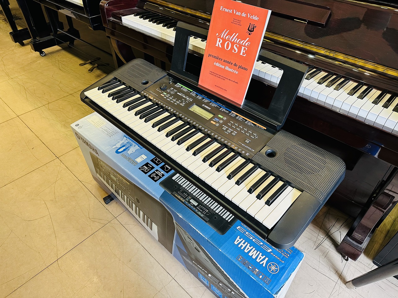 organ-yamaha-e253-3