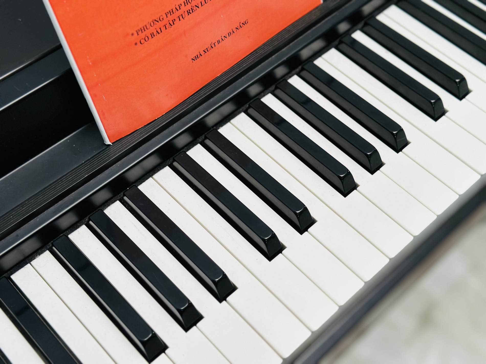 piano-dien-yamaha-gia-re-3