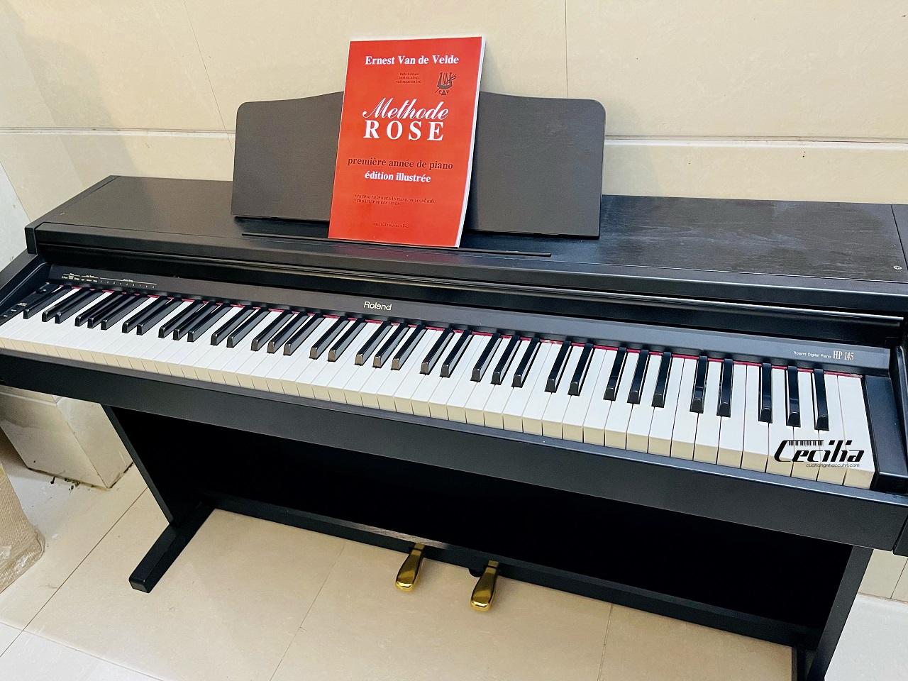 piano-roland-hp145-3