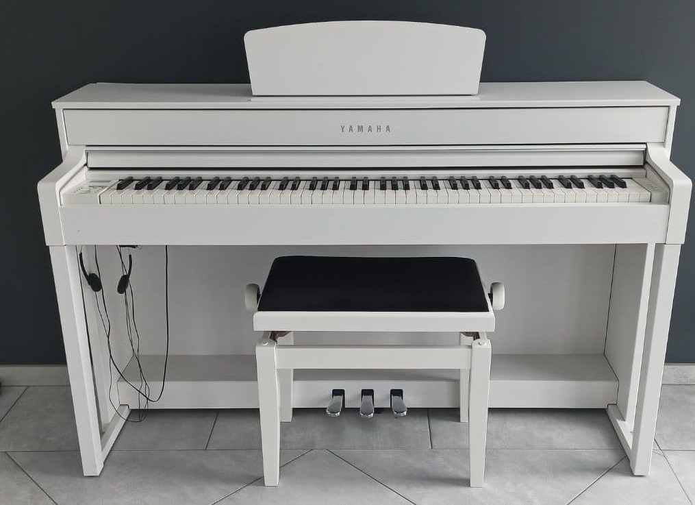piano-yamaha-clp575wh-1