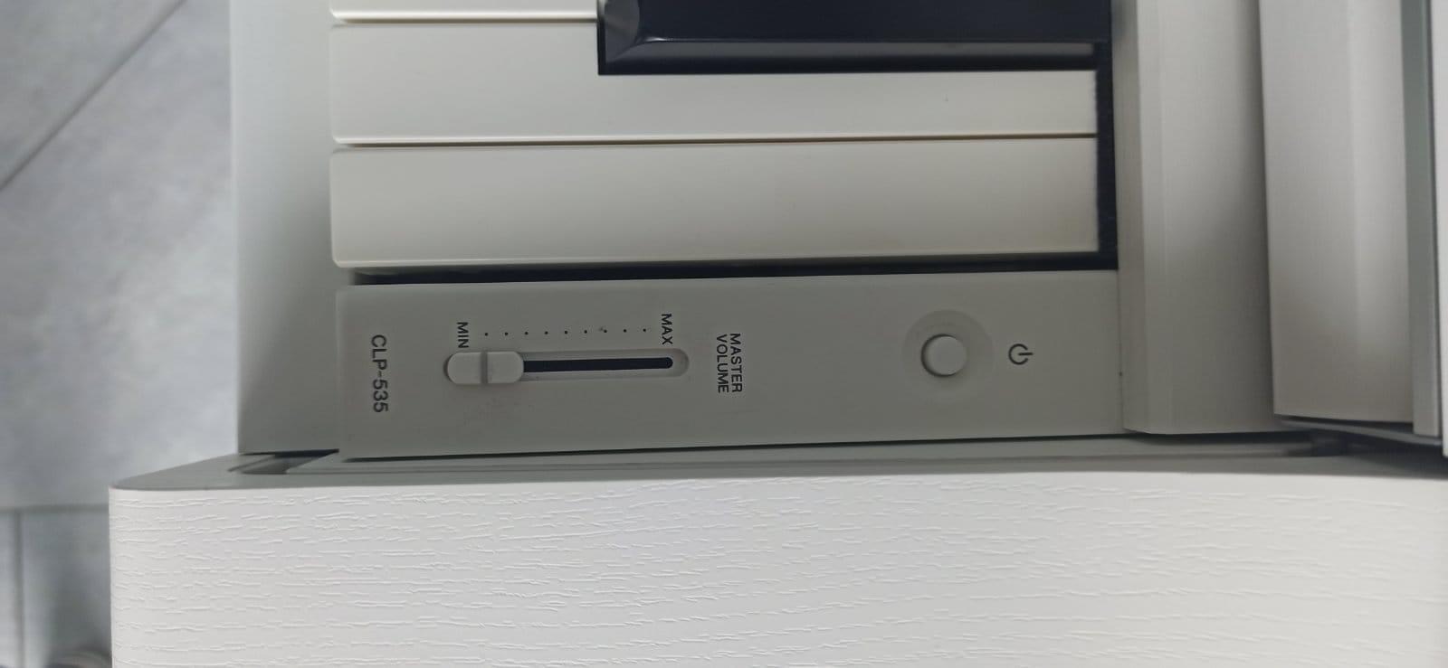piano-yamaha-clp575wh-3