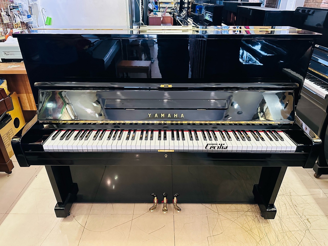 piano-yamaha-u1e-1