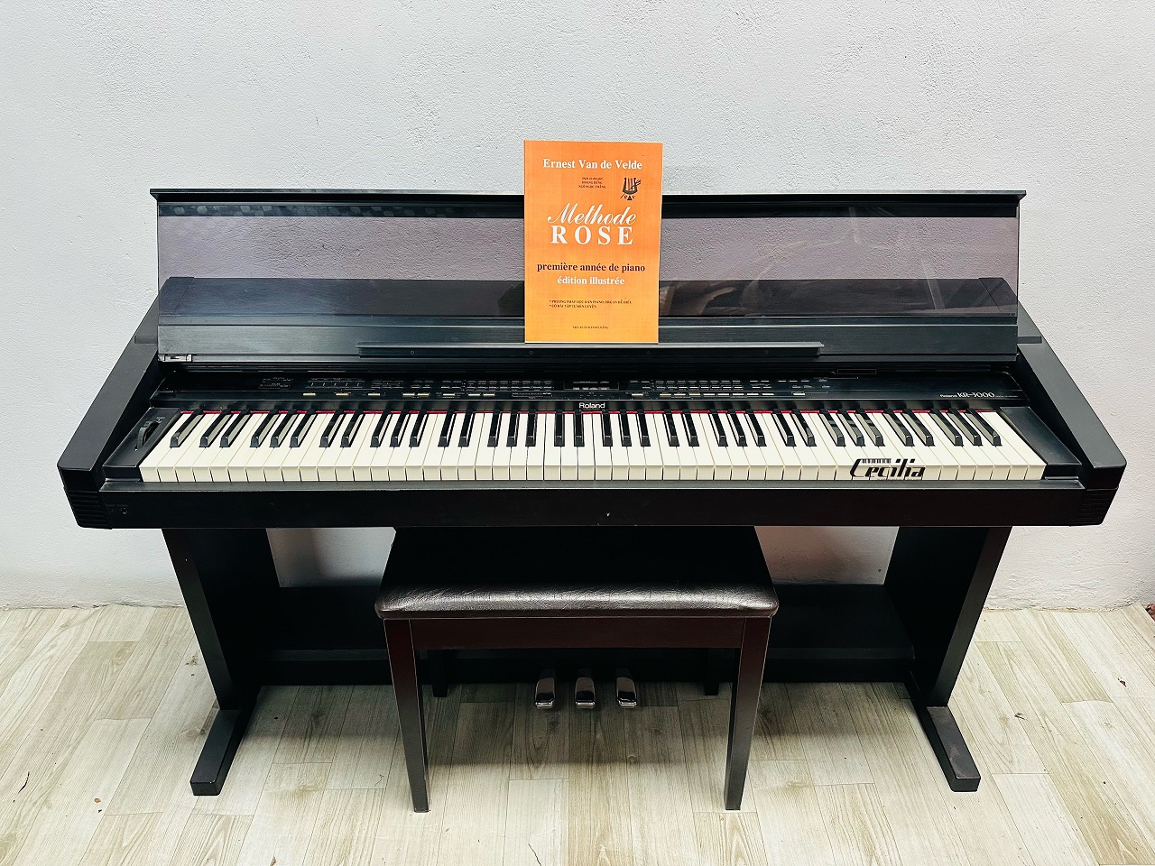 roland-kr3000-1